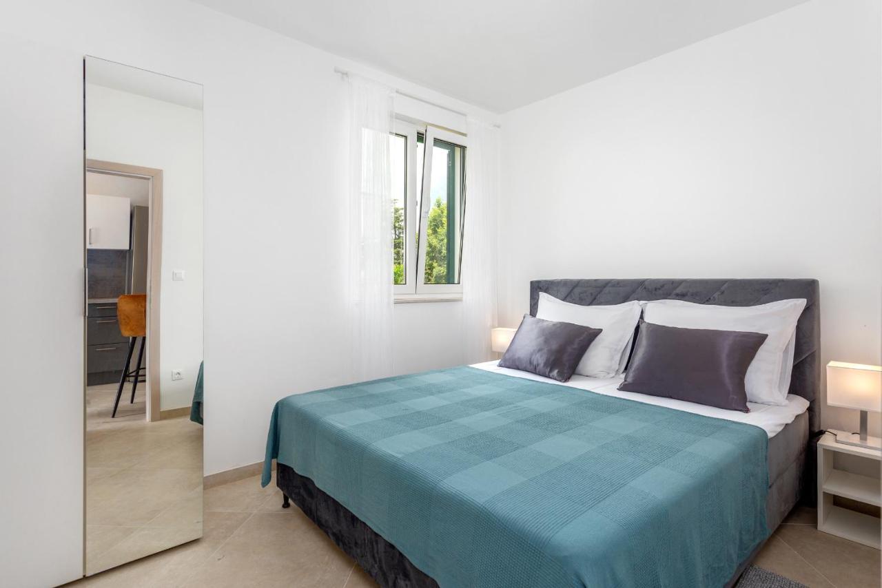 Divine Apartments Baska  Bagian luar foto