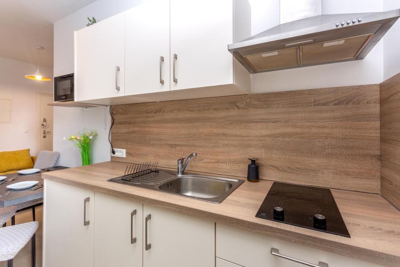 Divine Apartments Baska  Bagian luar foto