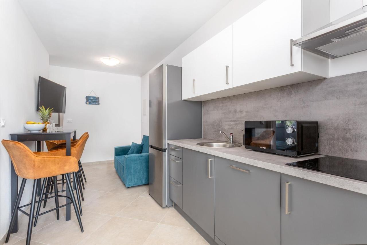 Divine Apartments Baska  Bagian luar foto