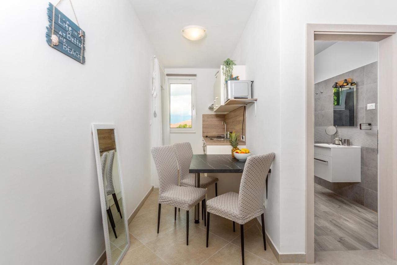 Divine Apartments Baska  Bagian luar foto