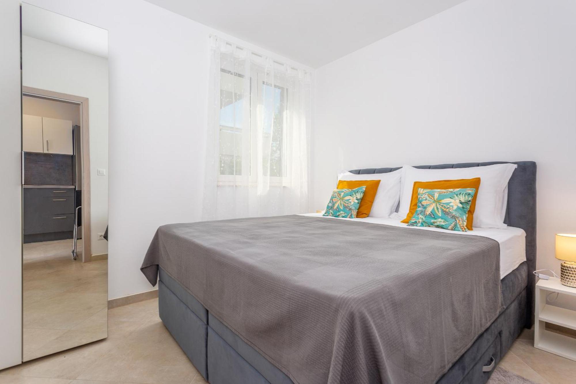 Divine Apartments Baska  Bagian luar foto