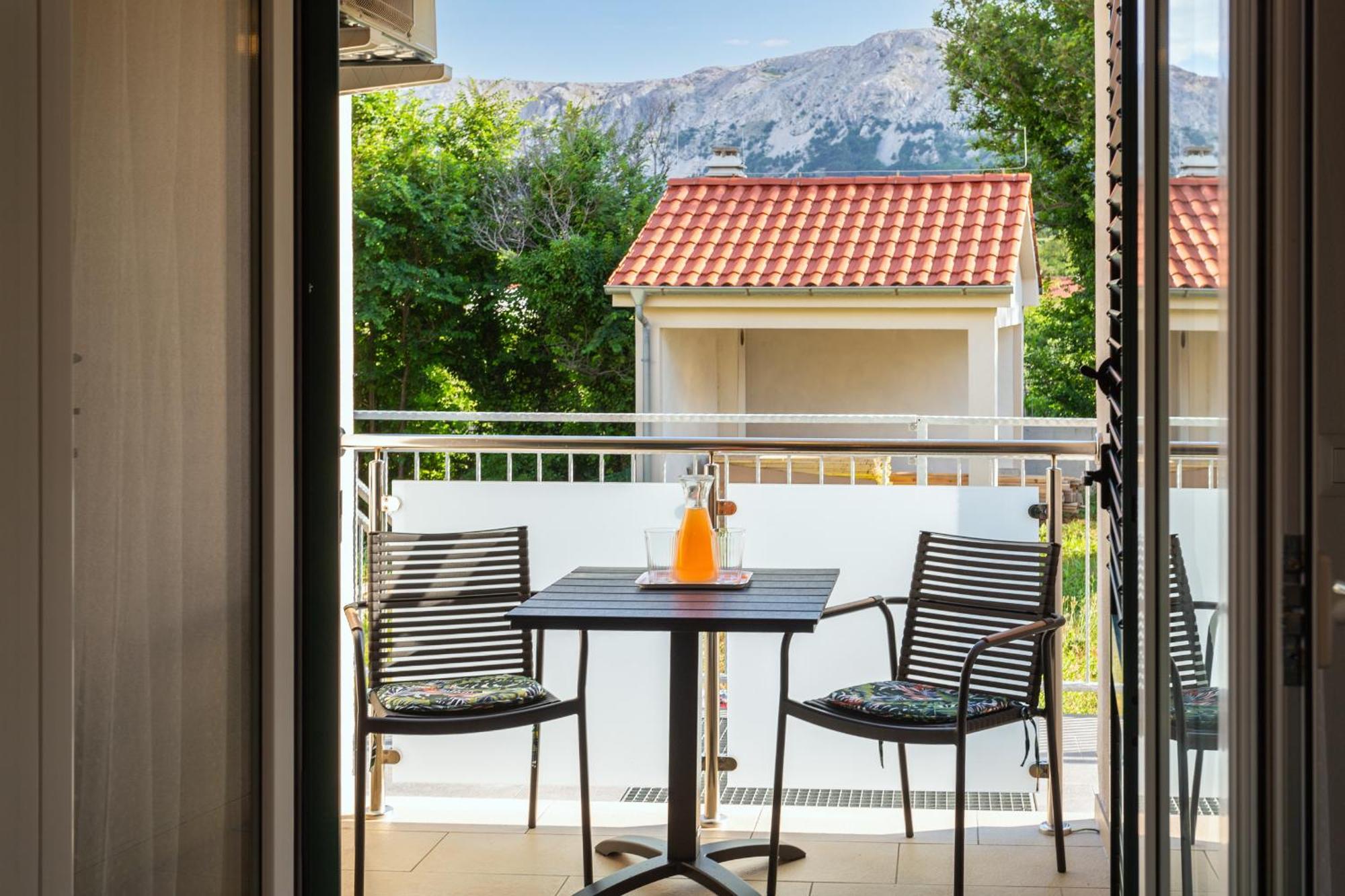 Divine Apartments Baska  Bagian luar foto