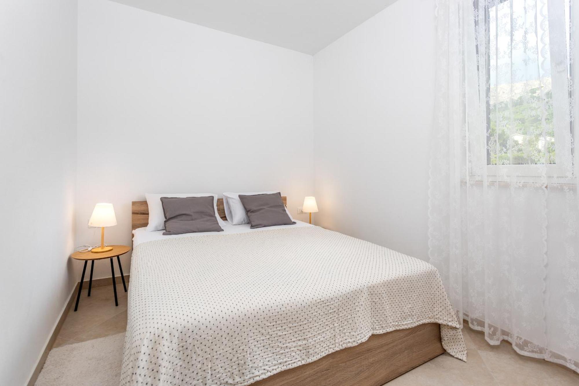 Divine Apartments Baska  Bagian luar foto
