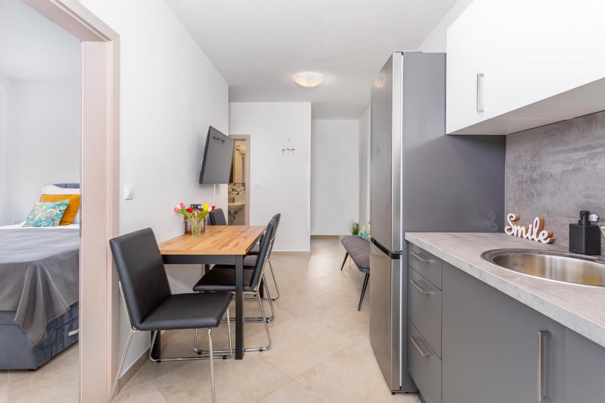 Divine Apartments Baska  Bagian luar foto