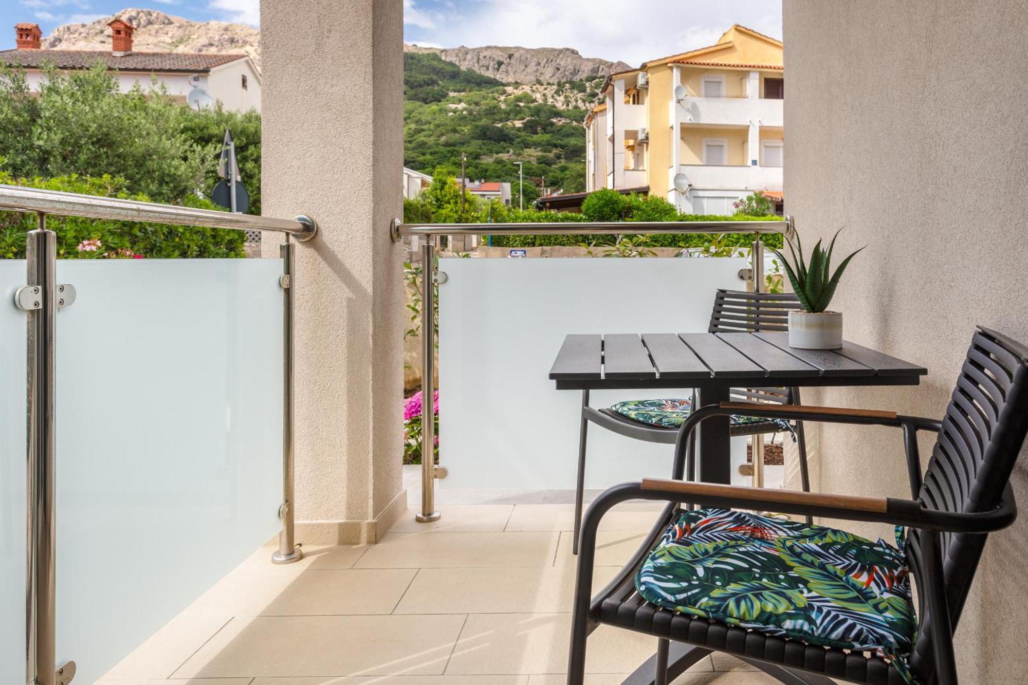 Divine Apartments Baska  Bagian luar foto